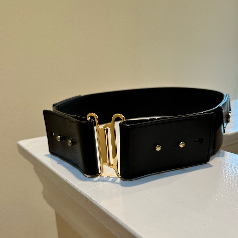 Tory Burch women’s belt (adjustable size (S-M))